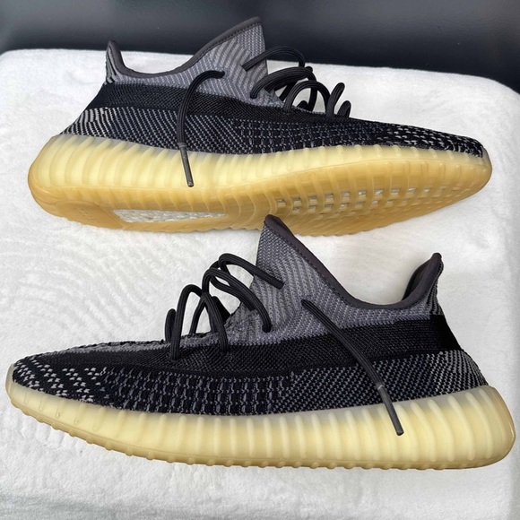 Yeezy Boost 350 V2 'Carbon' – Size 11 - Picture 3 of 10